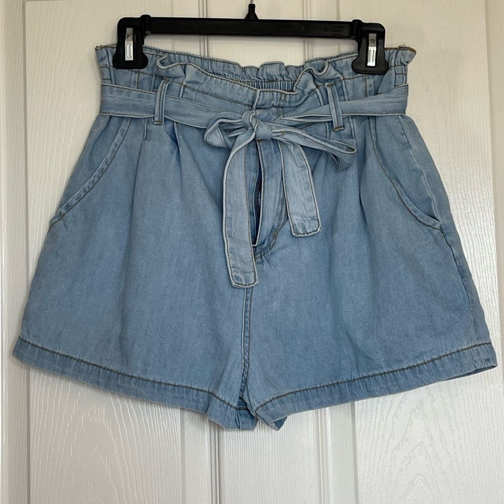 Forever 21 high waist paper bag shorts size L